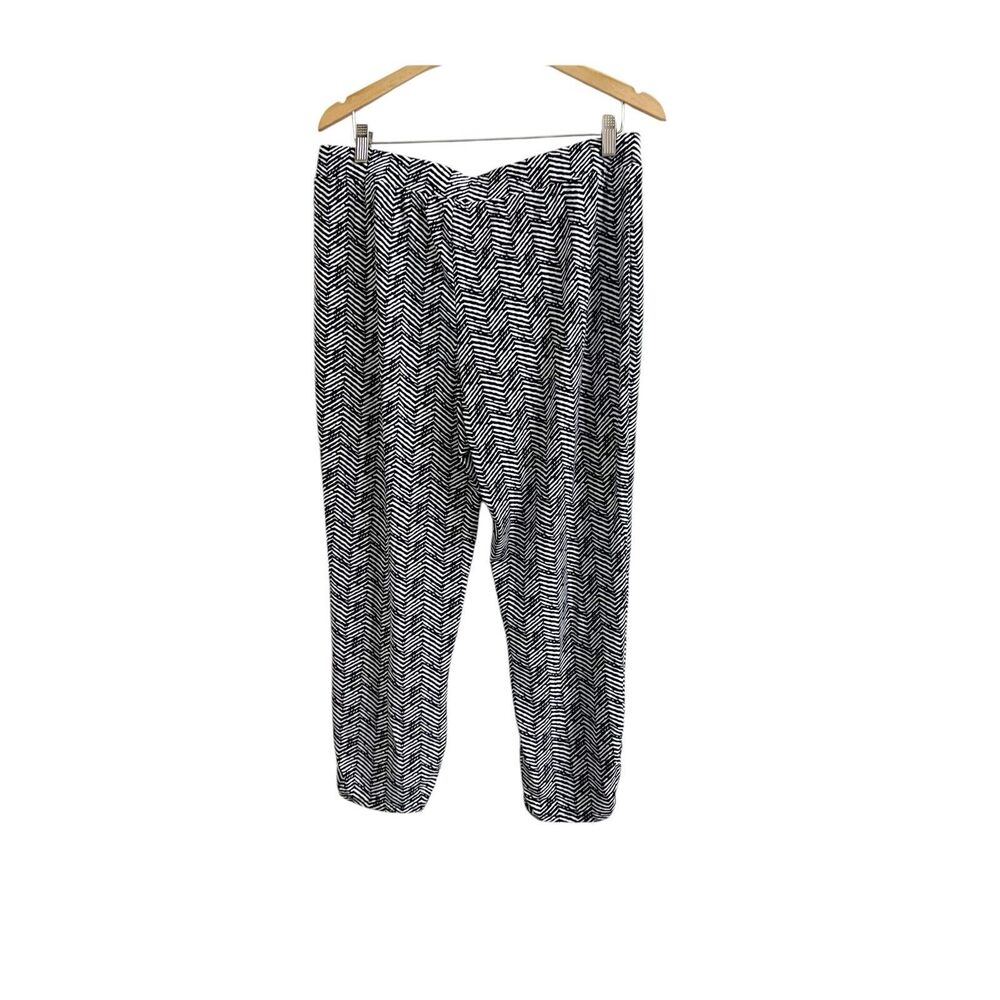 Chico’s Chevron Print Pant Size 2/Large Skimmer Black White Cropped Ankle Pant